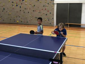 Otroci se skozi igro učijo namiznega tenisa na tečaju NTK Savinja